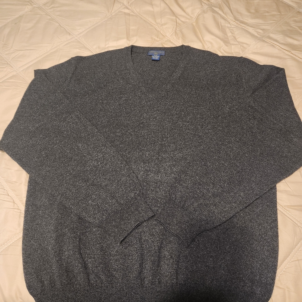 Classic 100% Cashmere Charcoal V-Neck Sweater for Men